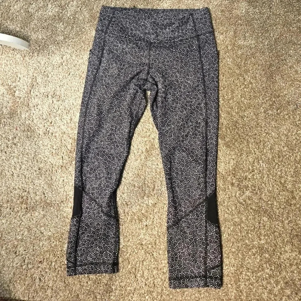 lululemon athletica Black Speckled Cropped Leggings